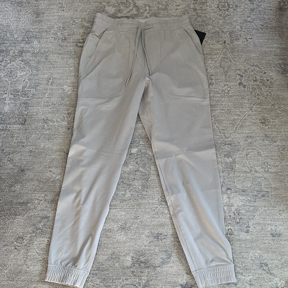Lululemon men’s ABC Jogger
Size M 
Color light Khaki